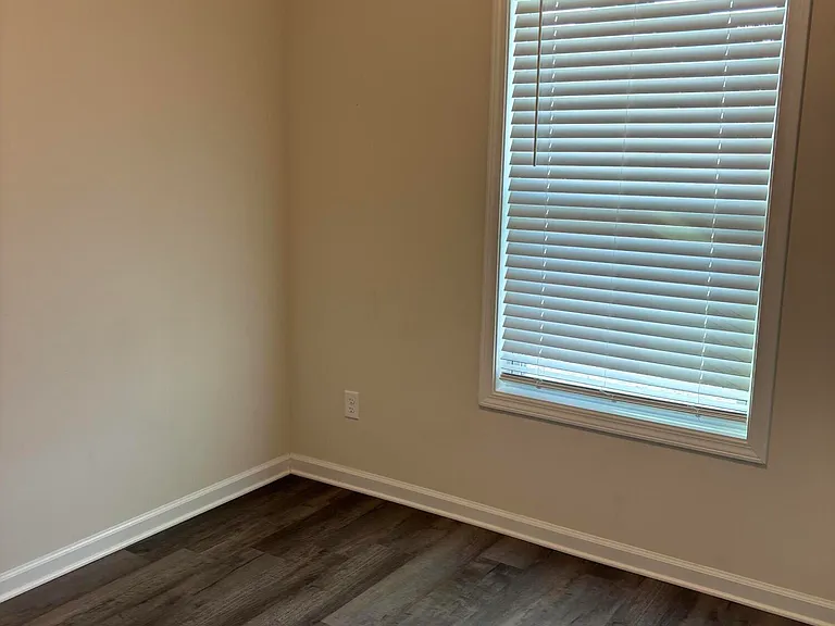 335 Niblick Dr — Photo 5