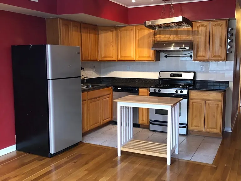 1104 Buttonwood St #B — Photo 3