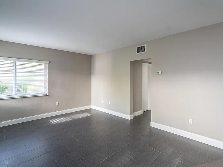 1007 Bay Dr #104 — Photo 15