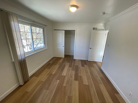 5th image of 124 Buckthorn Way Unit 6