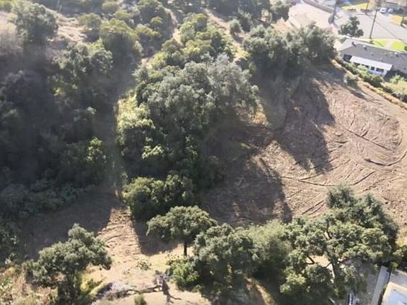 5th image of 1037 Becklee Rd