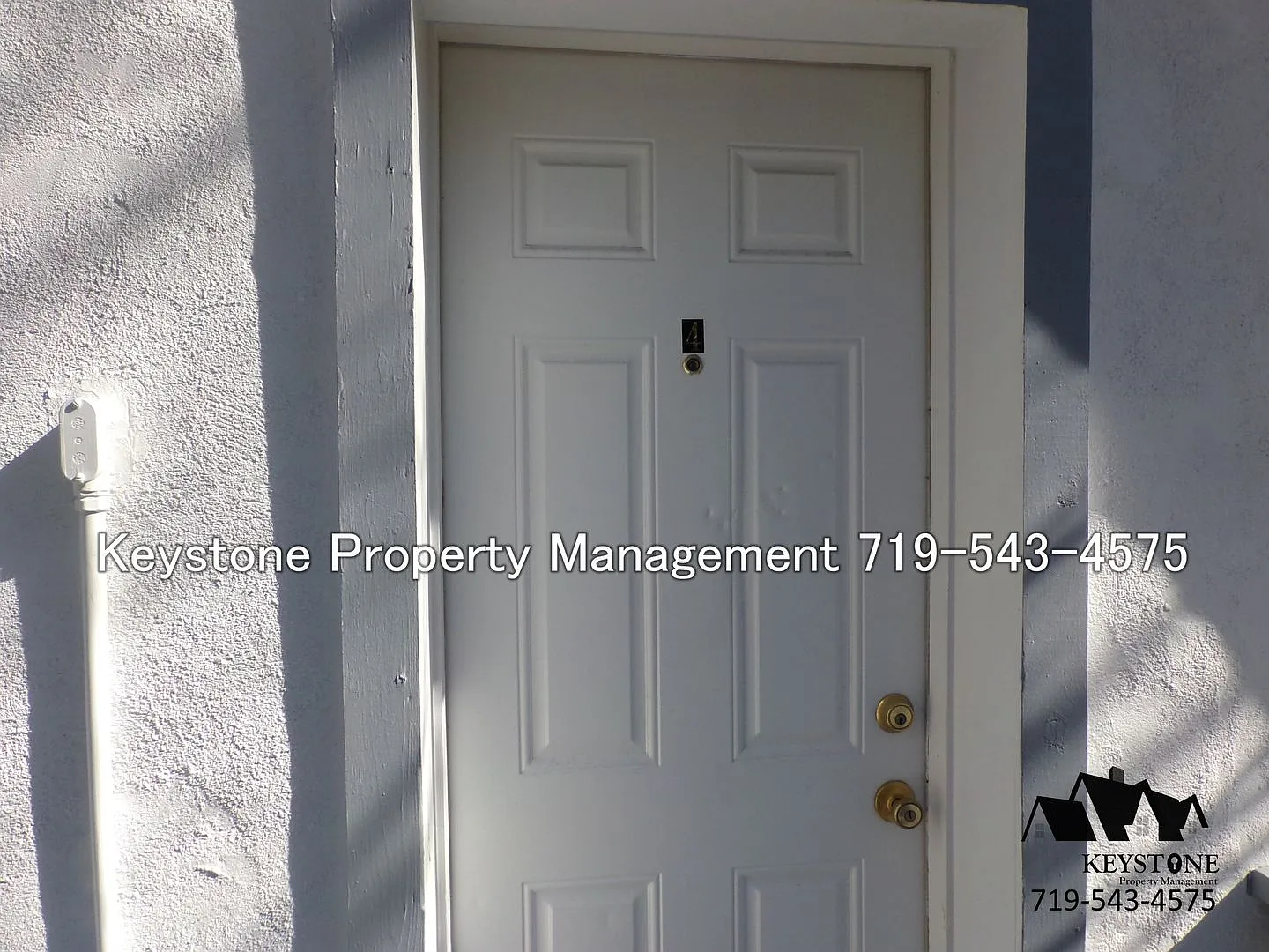 All Utilities Included! Upstairs - 1 Bed/1 Bath Apartment With $350 Off Move In Special! $700/$700 — Photo 3