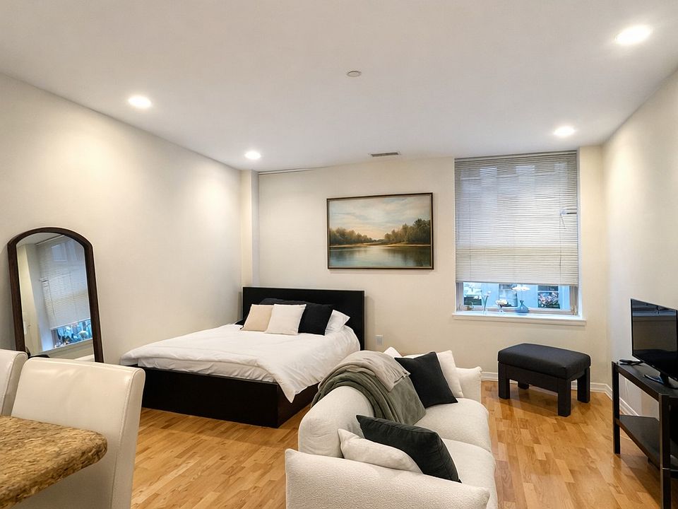1st image of 1600 Arch St APT 1510