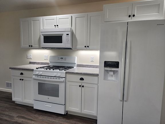3rd image of 109 Deer Ln #109