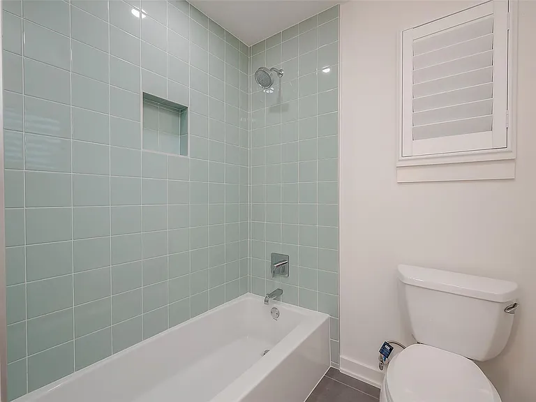 2702 Delano St — Photo 36