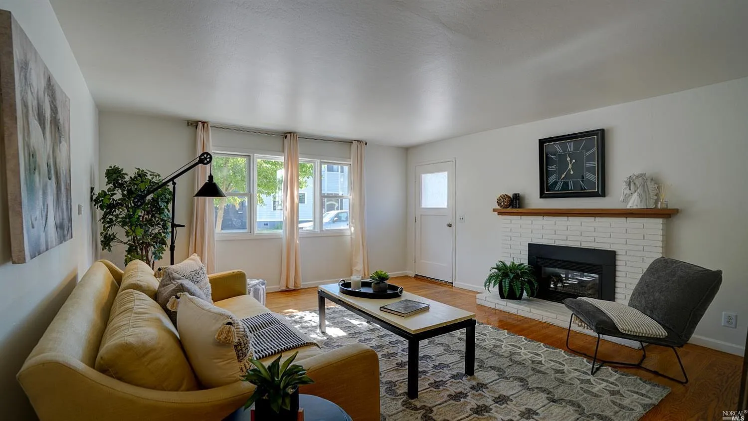 2 bed, 804 sqft, $2,500 — Photo 2