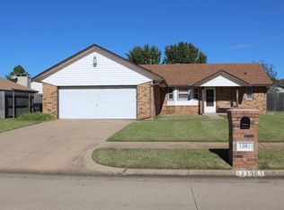 1361 W Cedarbrook Ln, Moore, OK 73170