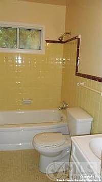 4th image of 222 Basswood Dr