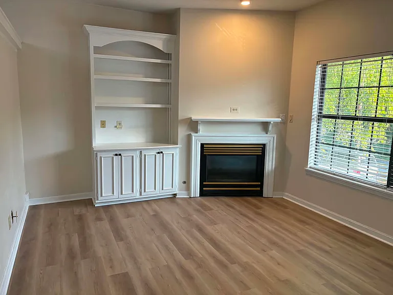 2730 Brownsboro Rd #135 — Photo 4