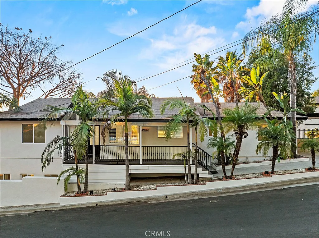 5 bed, 2824 sqft, $6,950 — Photo 3