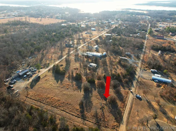 2 E 1133rd Rd, Porum, OK 74455