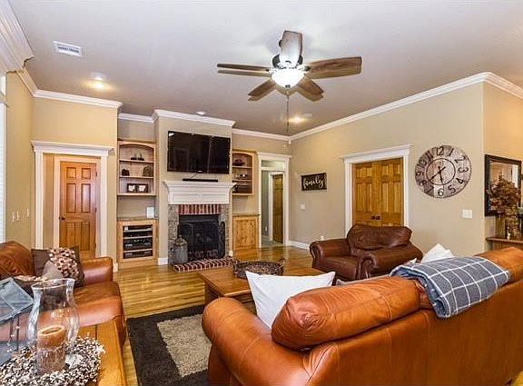 3rd image of 1661 Whippoorwill Ln