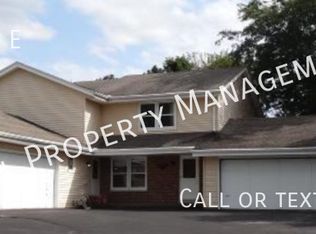 16515 Dane Ct E, Brookfield, WI 53005