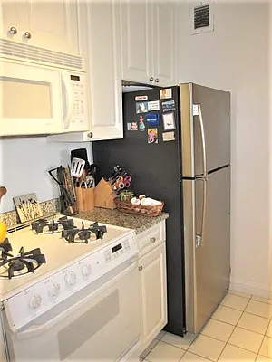 Rented by Newell and Assoc. | media 5