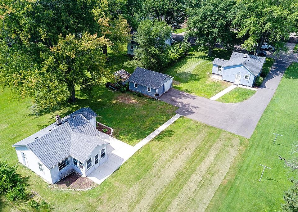 1st image of 213 Rose Ave