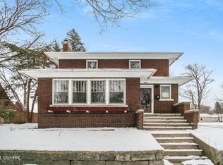 415 N 4th St, Niles, MI 49120