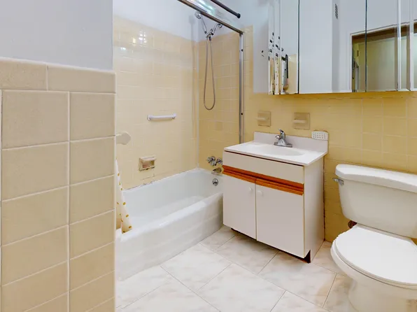 2932 West Fifth Street image 7 of 14