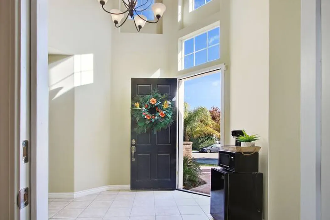 1 bed, 2455 sqft, $1,200 — Photo 3