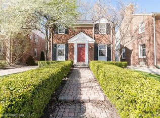 421 Moran Rd, Grosse Pointe Farms, MI 48236