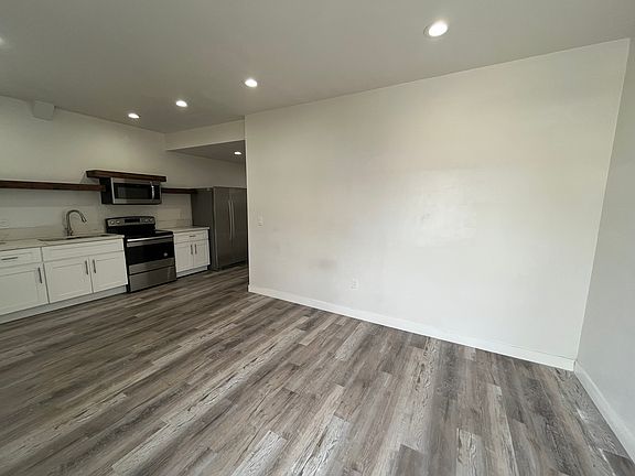 3rd image of 647 Avocado Ave #A