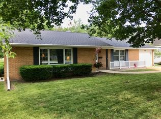 1016 N Brinton Ave, Dixon, IL 61021