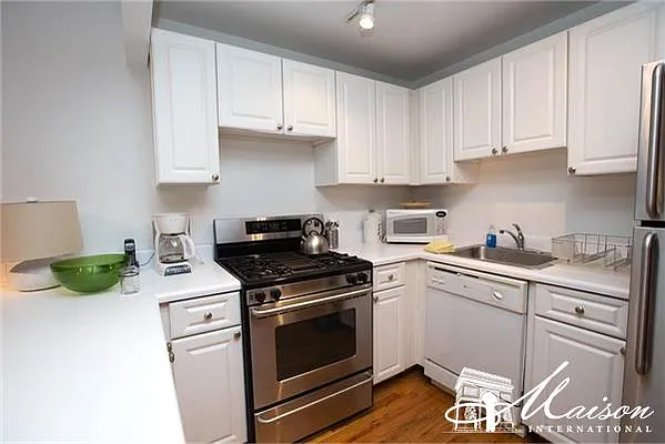 Rented by Maison International | media 4