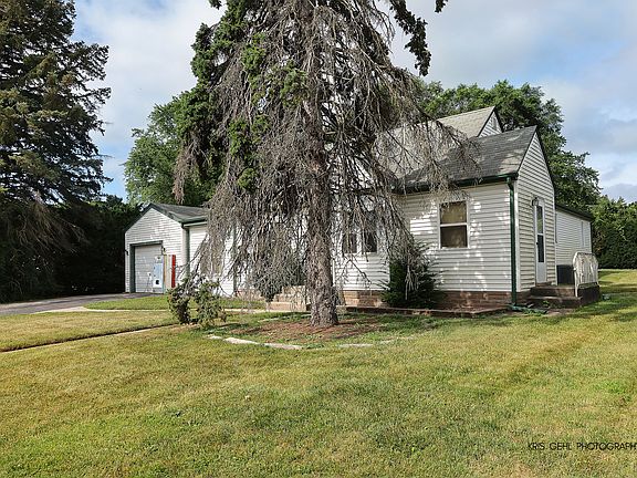 2nd image of 1318 Leslie Ave