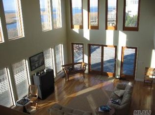 5 Widgeon Way, Westhampton Beach, NY 11978