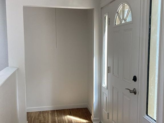 2nd image of 1121 10th St NE