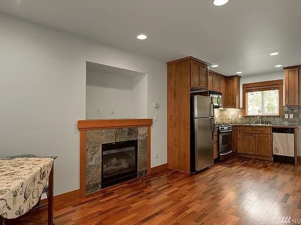 1132 N 91st St APT A, Seattle, WA 98103