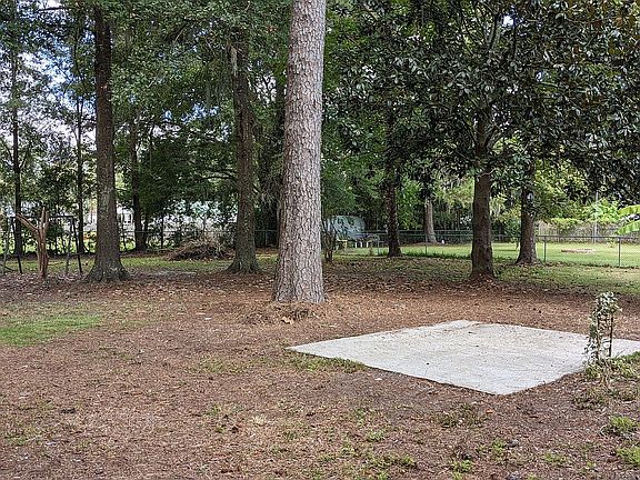 Huge Fenced Back Yard
