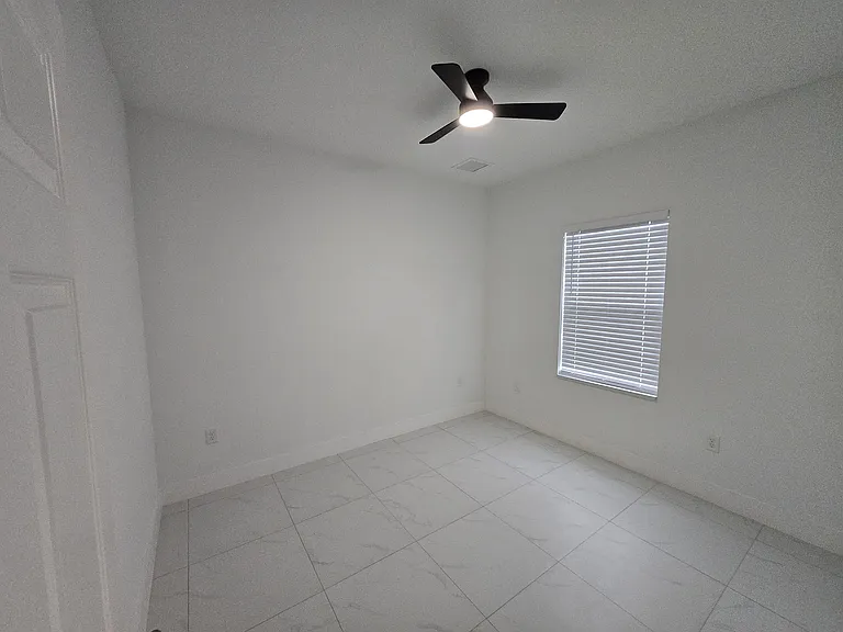 373 Bell Blvd S — Photo 5
