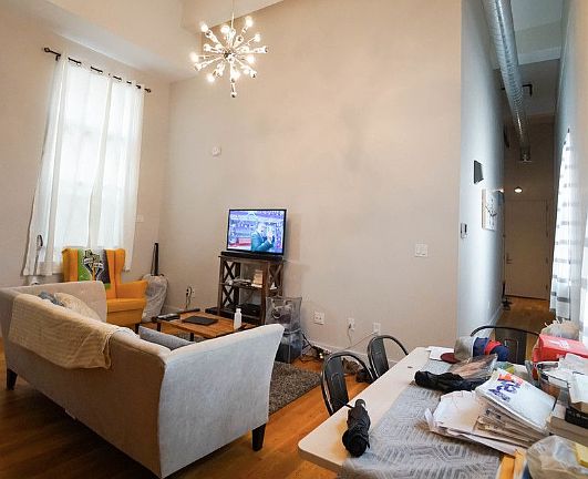3rd image of 372 Kosciuszko St #309