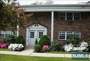 1st image of 72 Ferncroft Park
