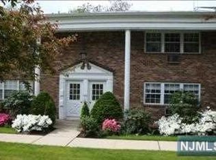 72 Ferncroft Park, Ramsey, NJ 07446