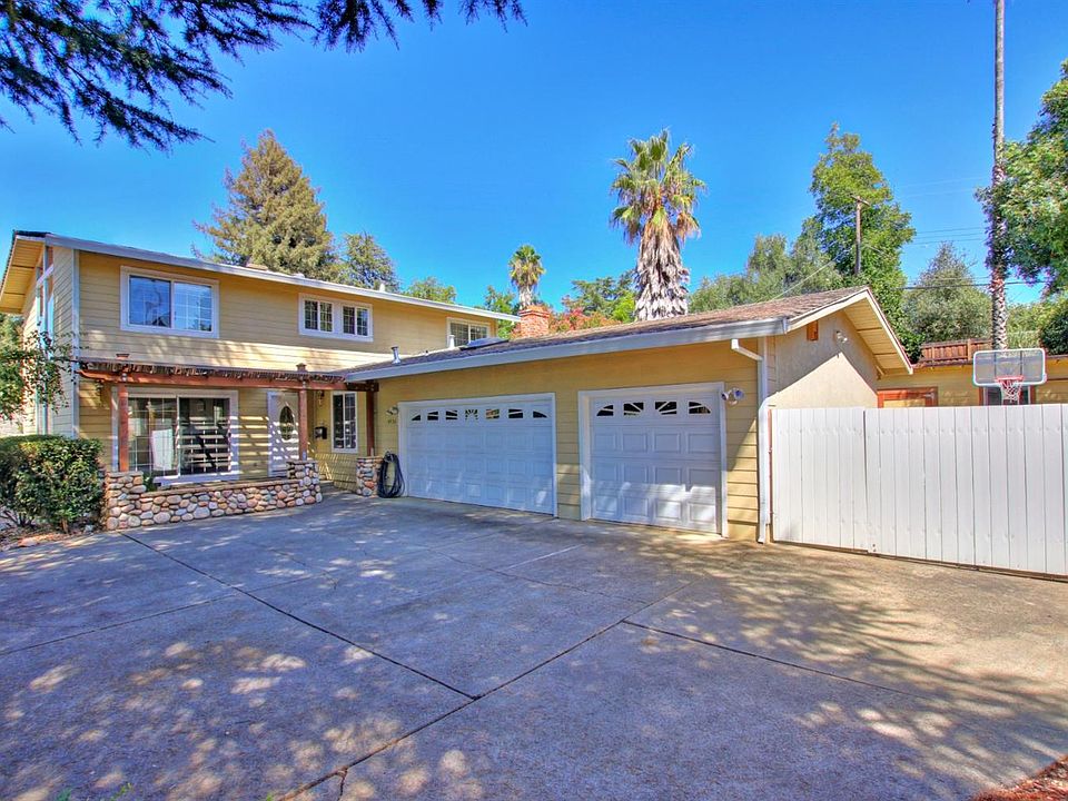 1st image of 4936 Hollycrest Way