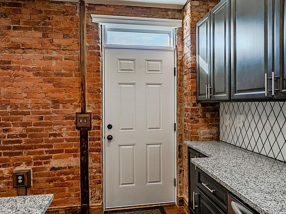 4th image of 251 Church St #2