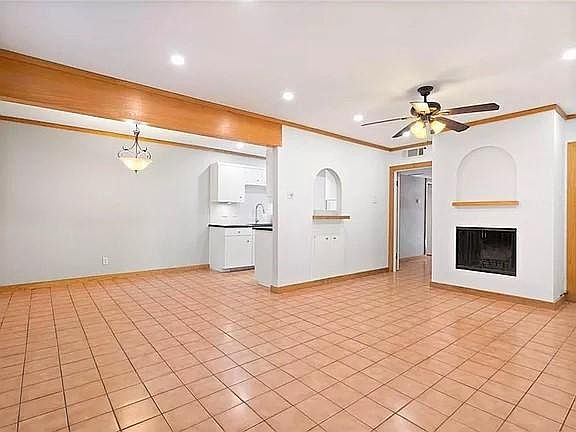 1st image of 505 W 7th St APT 120