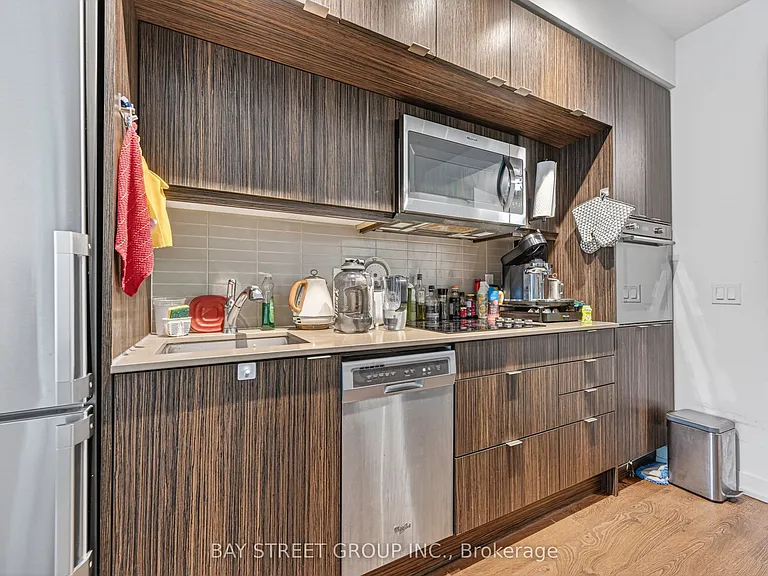 10 York St #1002 — Photo 12