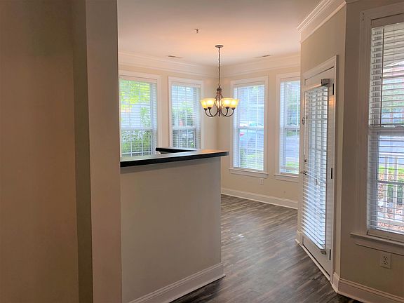 5th image of 613 Ives Ct #613