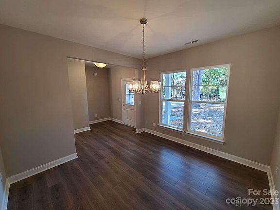 4th image of 5071 Waterside Cir
