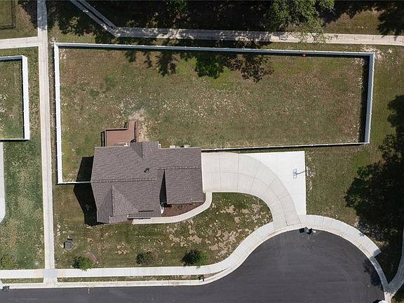 5th image of 103 Bonnie Cir