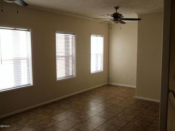 2nd image of 2401 Esplanade St #A