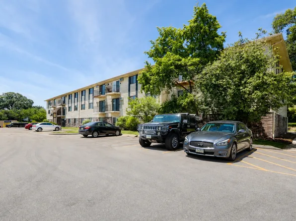 1831 Fuller Rd APT 9, West Des Moines, IA 50265