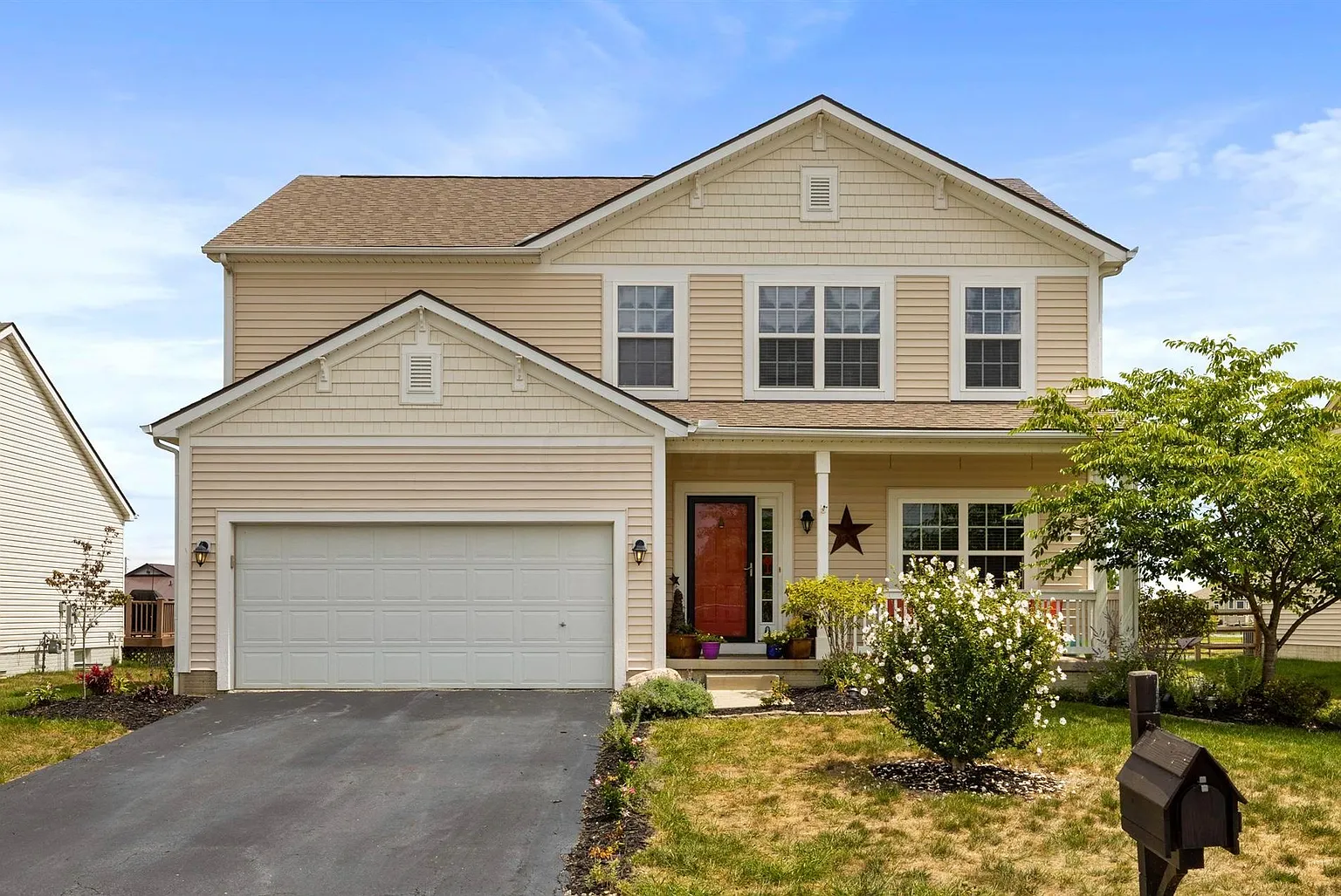 190 Cherrytree Ln photo 1