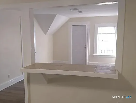 1 bed, 1.0 bath, 750 sqft, $1,300 — Photo 3