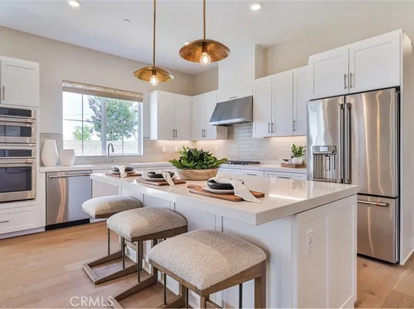 27469 Red Alder Ln, Valencia, CA 91381