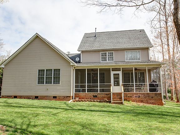 3rd image of 133 Creek Side Dr