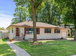 9 7th St, Farmington, MN 55024