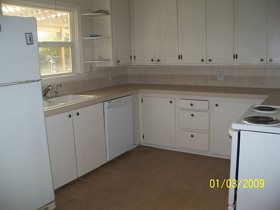 3rd image of 345 N St NE
